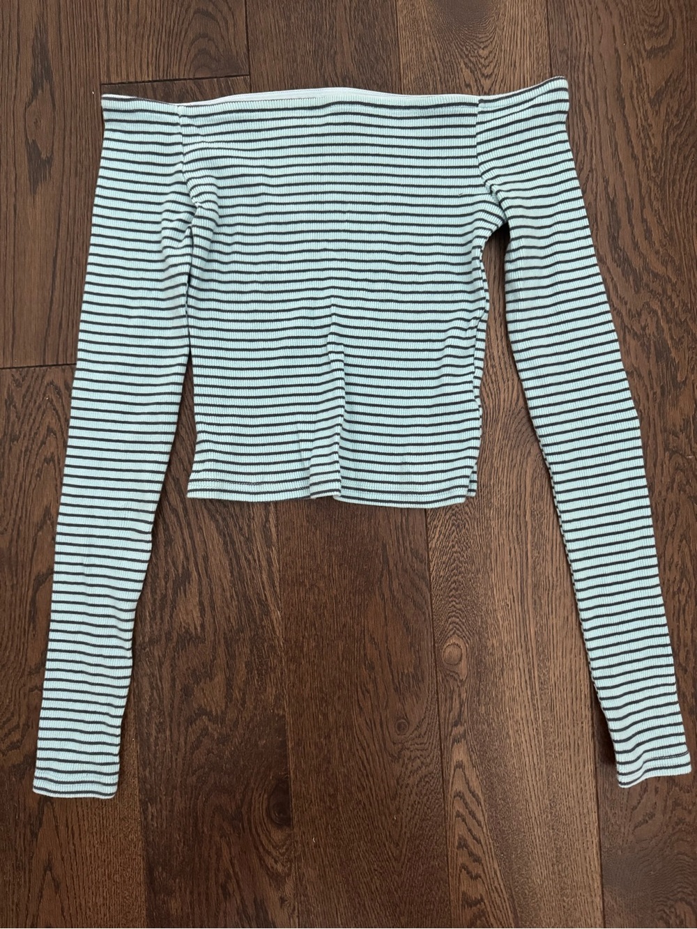 Edikted Off-Shoulder Long Sleeve Crop Top - White & Black